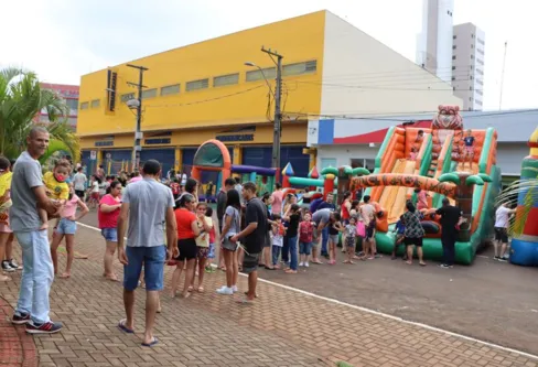 Imagem descritiva da notícia Dia das Crianças lota praça em Ivaiporã