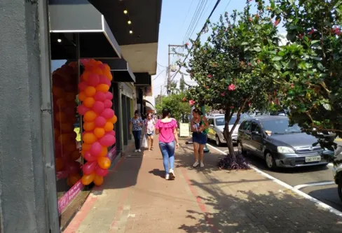 Imagem descritiva da notícia Apucarana deve abrir 500 vagas temporárias para o fim de ano