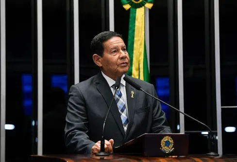 Imagem descritiva da notícia Mourão apresenta projeto para anistiar ‘golpistas’