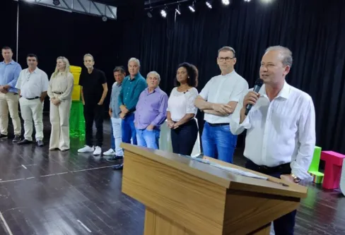 Imagem descritiva da notícia Prefeito anuncia investimentos que somam R$ 34,2 milhões em Ivaiporã