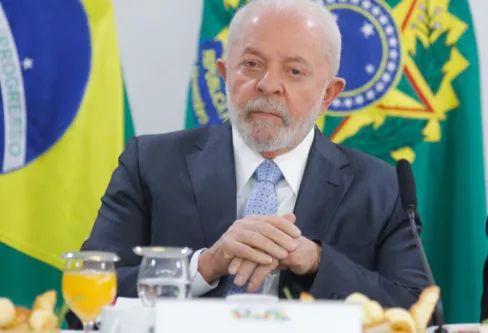 Imagem descritiva da notícia Governo vai retomar 11 mil obras inacabadas no País
