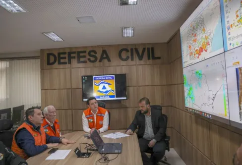 Imagem descritiva da notícia Ratinho Jr. libera R$ 1,6 milhão para socorro aos desabrigados