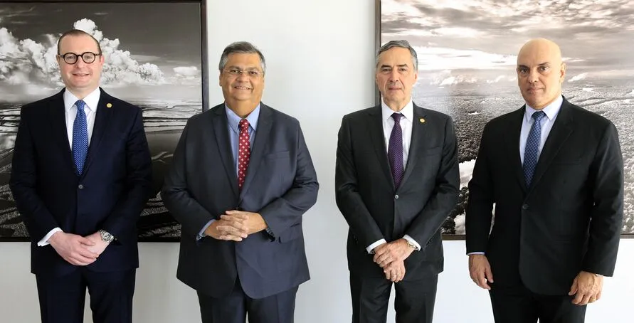 Brasília (DF), 14.12.2023 - Ministros Luís Roberto Barroso, Cristiano Zanin e Alexandre de Moraes recebem Flávio Dino, que teve o nome aprovado pelo Senado para o STF. Foto: Nelson Jr./SCO/STF