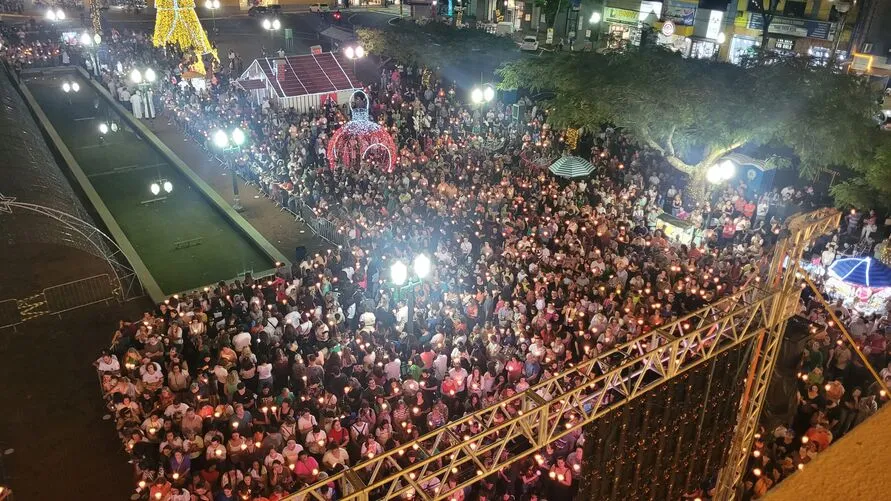 Imagem descritiva da notícia Celebração com Frei Gilson leva multidão à Praça Rui Barbosa