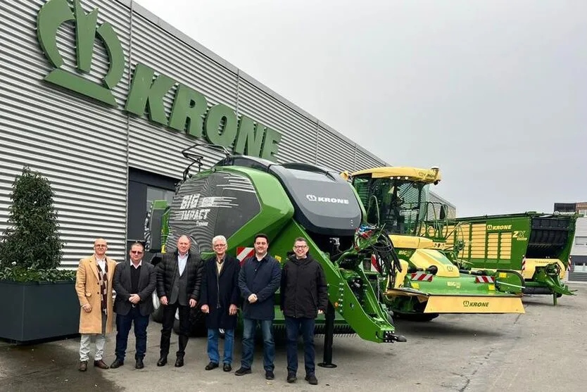 Imagem descritiva da notícia Comitiva de Ratinho Jr. visita fábrica da Krone na Alemanha