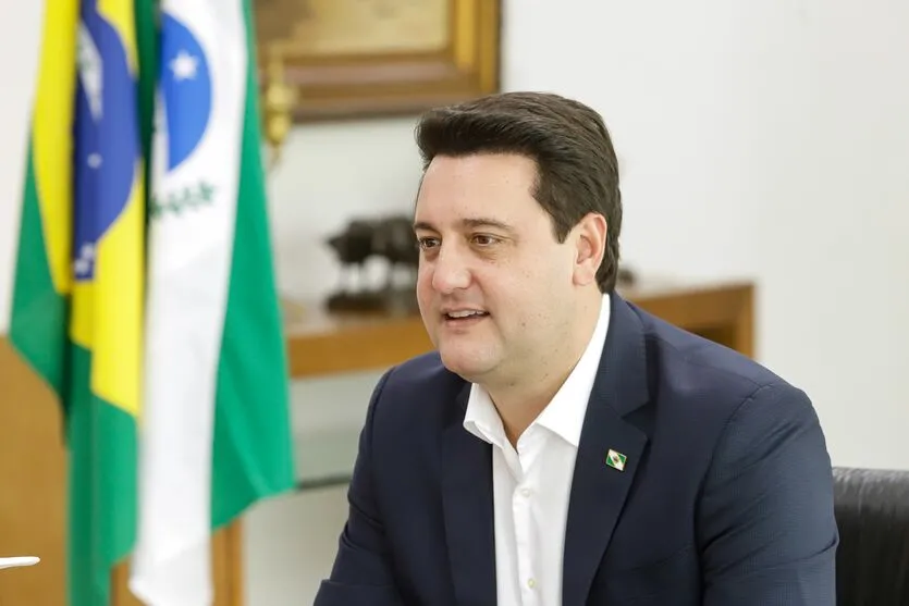 Curitiba, 01 de novembro de 2023 - O governador Carlos Massa Ratinho Jr. realiza videoconferência com governadores e senadores membros do Consórcio de Integração Sul e Sudeste (Cosud).