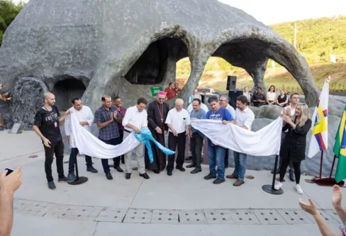 Imagem descritiva da notícia Com gruta e novas esculturas sacras, 
Parque da Redenção é reinaugurado
