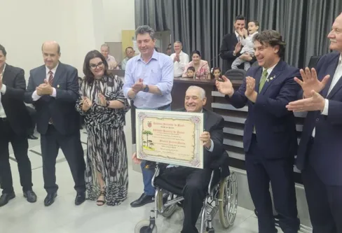 Imagem descritiva da notícia Empresário Tião da Femac é Cidadão Honorário do Paraná