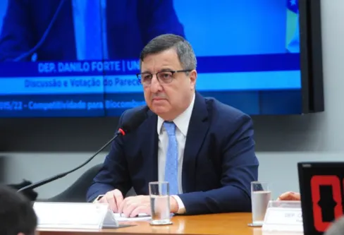 Imagem descritiva da notícia Governo Lula decide manter déficit zero como meta fiscal