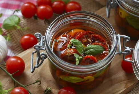 Imagem descritiva da notícia Tomate seco sem segredo: aprenda como fazer em casa essa delícia
