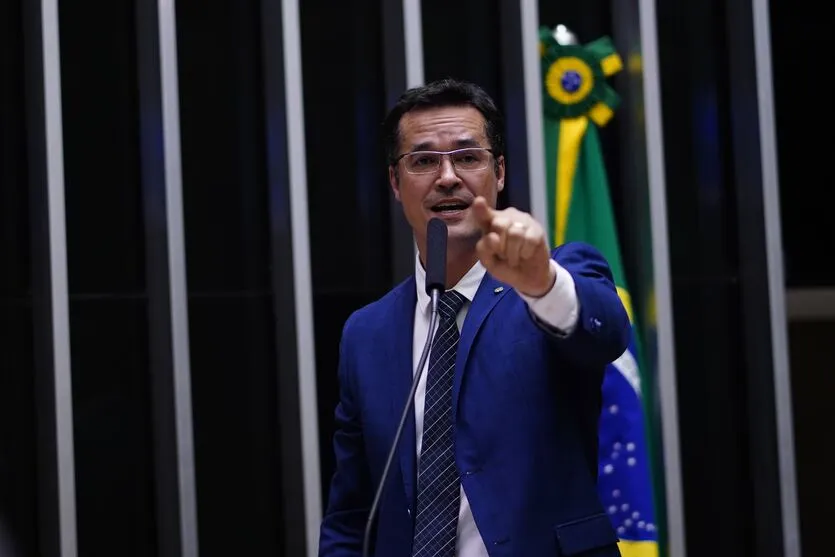 Imagem descritiva da notícia Deltan ironiza declarações do ministro Moraes