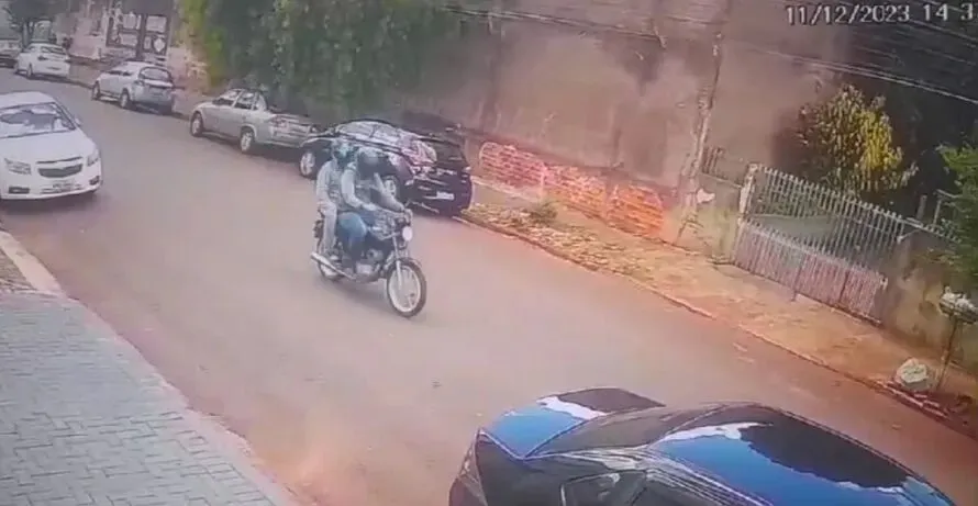 Imagem descritiva da notícia Polícia Civil divulga vídeos de dupla que matou empresário