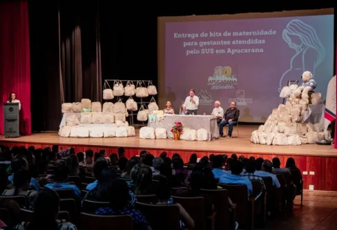 Imagem descritiva da notícia Duzentas gestantes de Apucarana recebem kits de maternidade