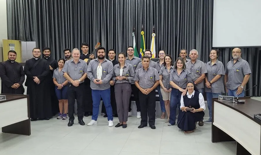 Imagem descritiva da notícia 0802-Câmara recebe imagem de santa