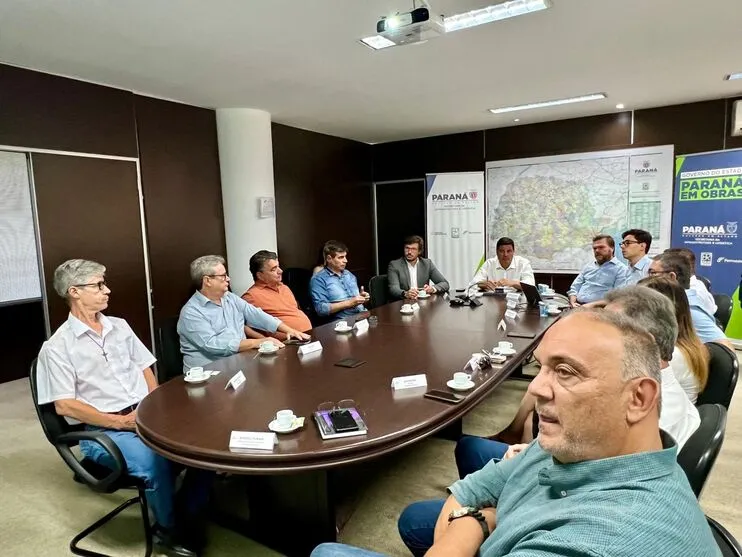 Imagem descritiva da notícia Prefeitos discutem desativação de ramal ferroviário no Paraná