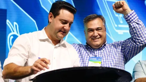 Imagem descritiva da notícia Arapongas recebe Ratinho Jr. e Beto Preto