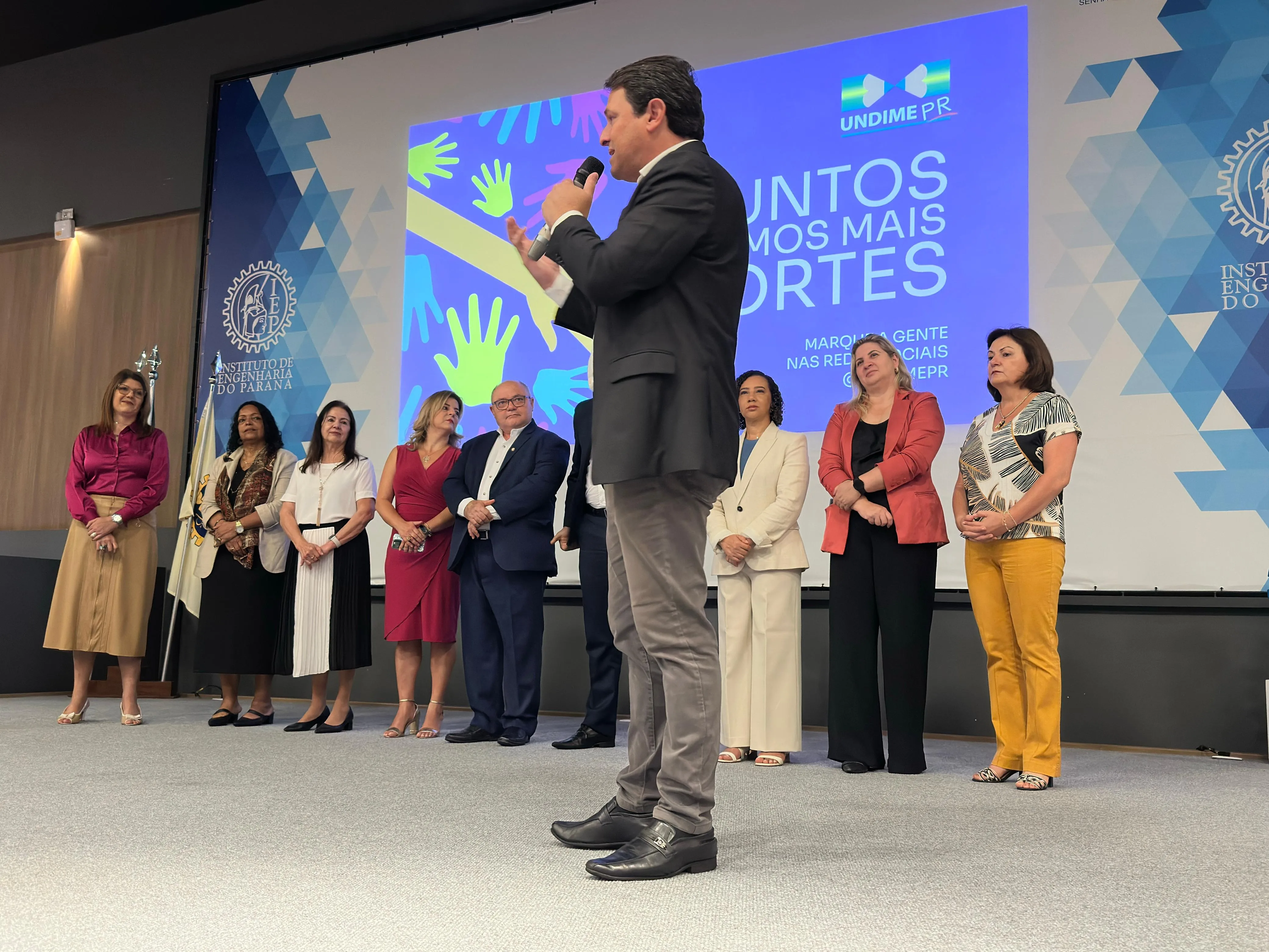 Imagem descritiva da notícia Apucarana participa de Fórum estadual da Undime