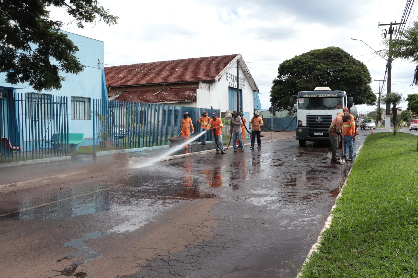 Imagem descritiva da notícia Jardim Alegre inicia pacote de 
obras de recuperação asfáltica