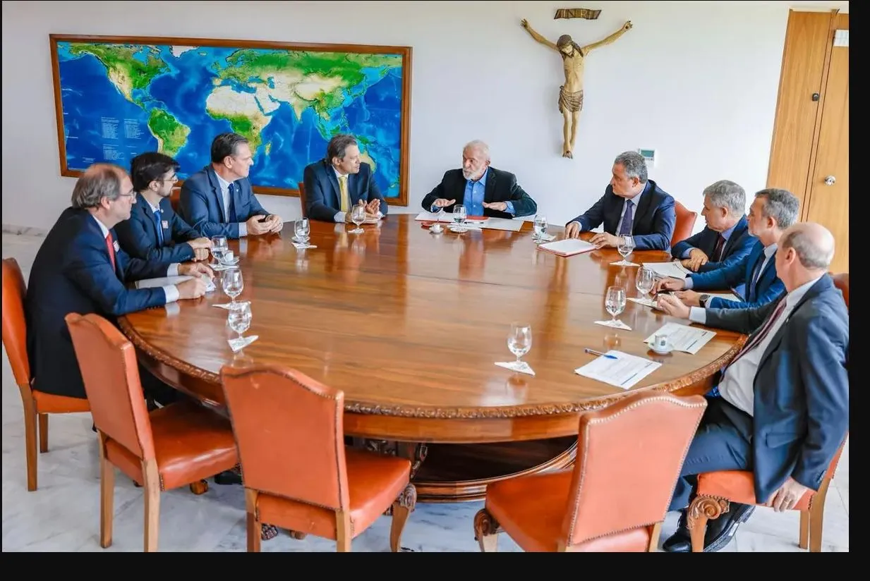 Imagem descritiva da notícia Lula e ministros discutem meios de reduzir preço dos alimentos