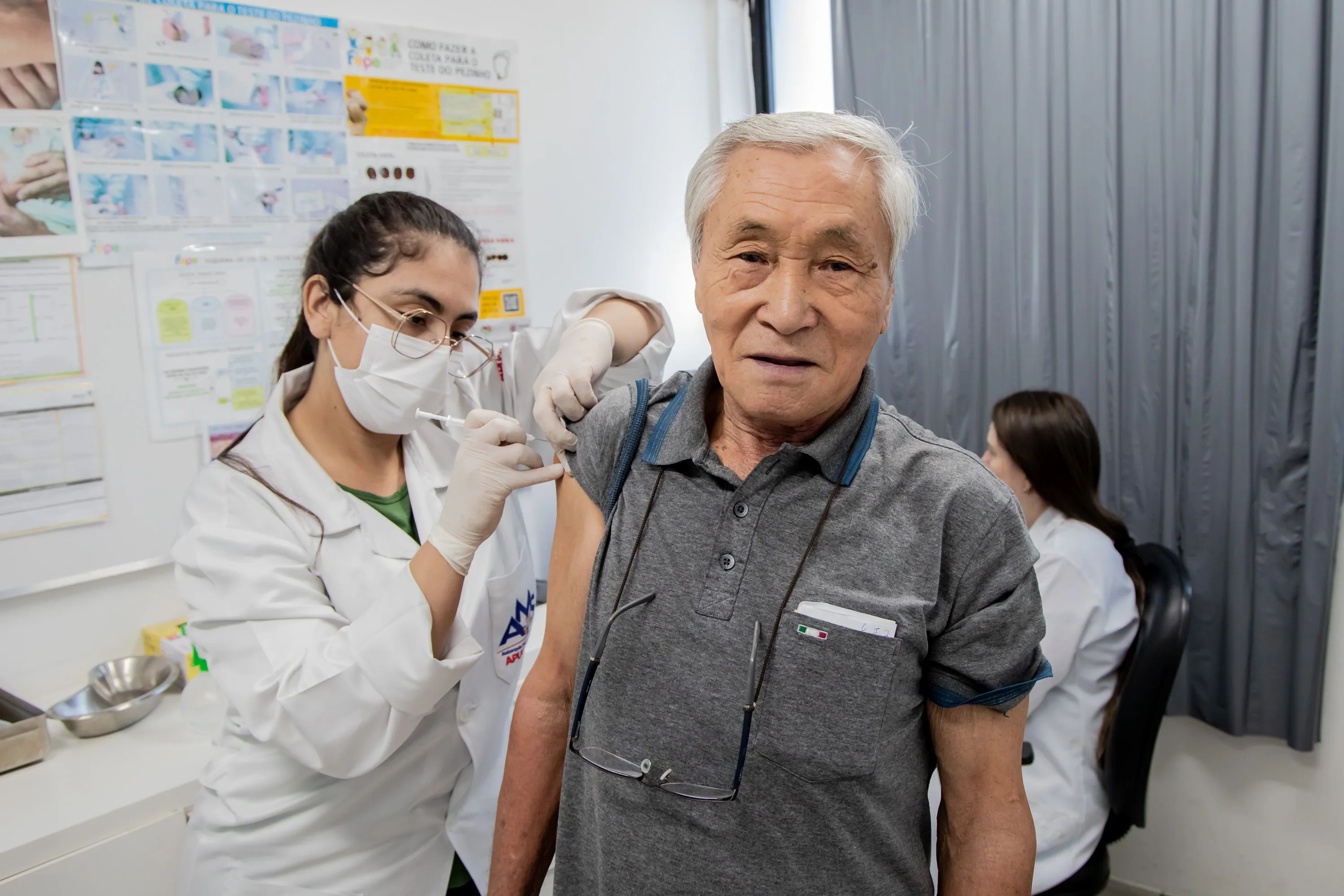 Imagem descritiva da notícia Mais vacinas contra gripe chegam ao Paraná