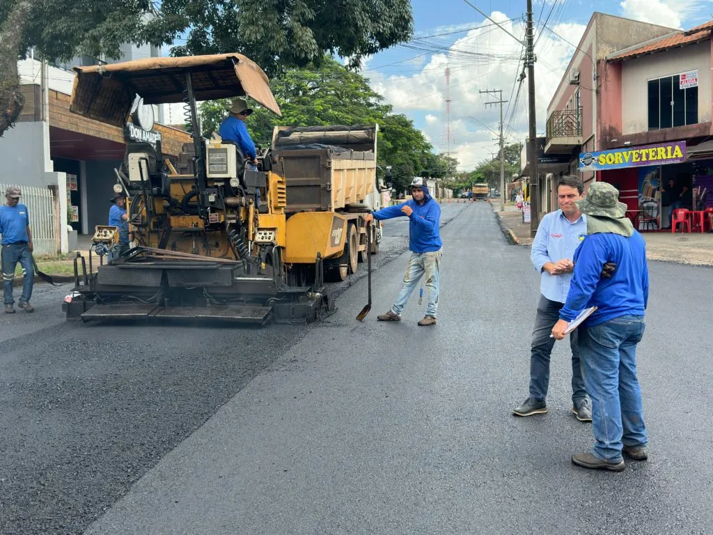 Imagem descritiva da notícia Obras de recape asfáltico seguem para região da Vila Nova