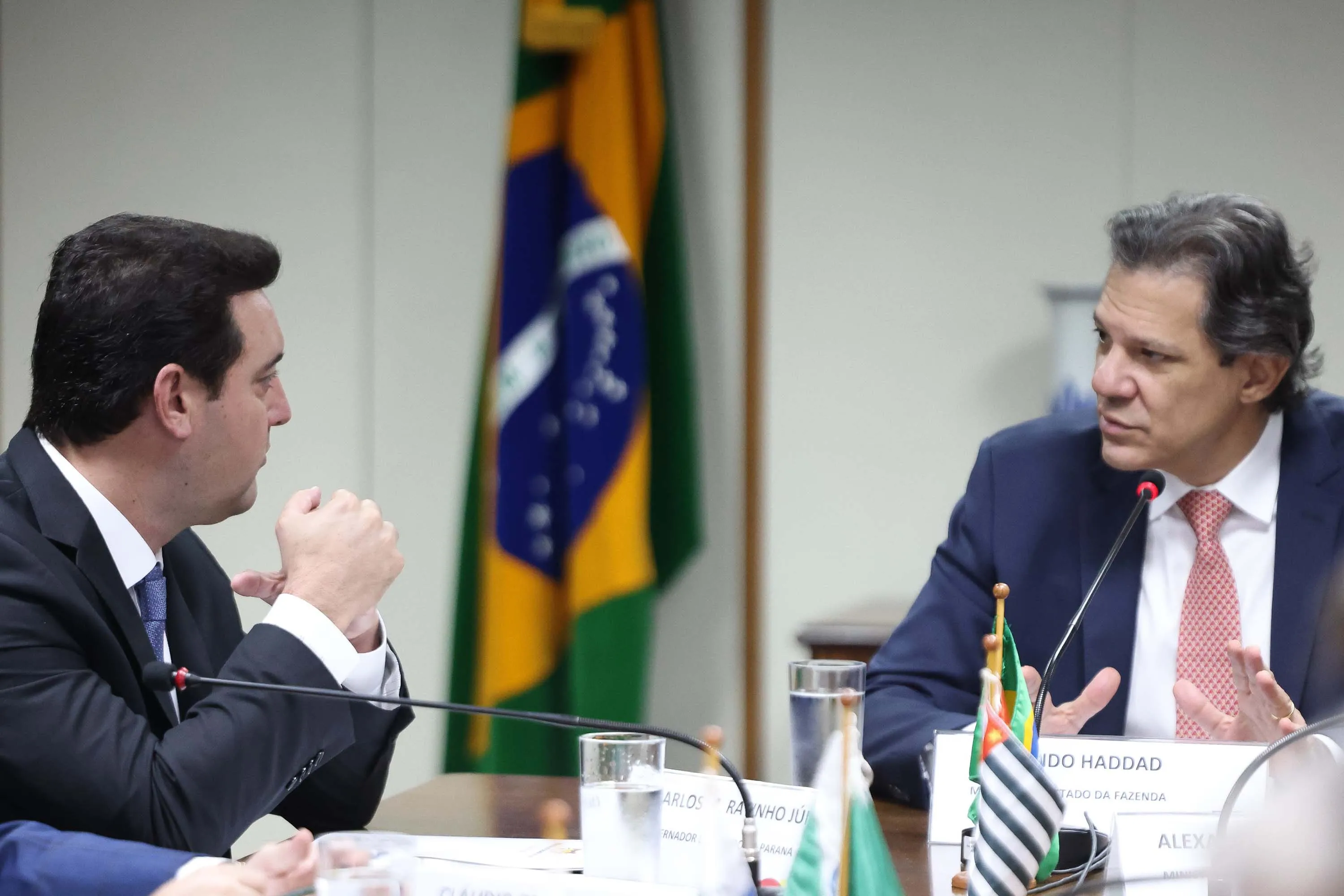 Imagem descritiva da notícia Ratinho Jr. destaca finanças do Paraná ao ministro Haddad