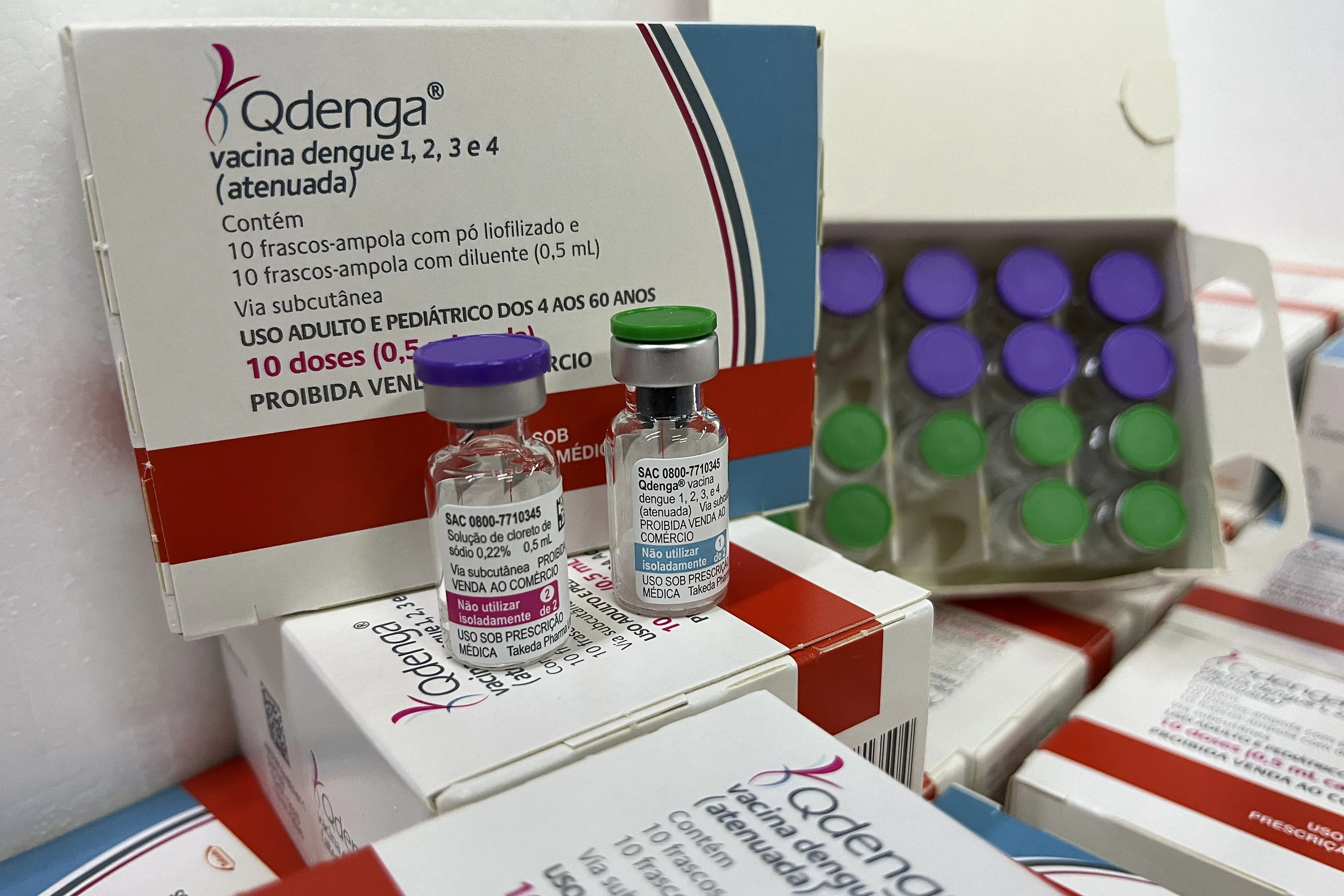 Imagem descritiva da notícia Mais de 6,7 mil doses de vacina contra dengue chegam hoje à região da 16ª RS