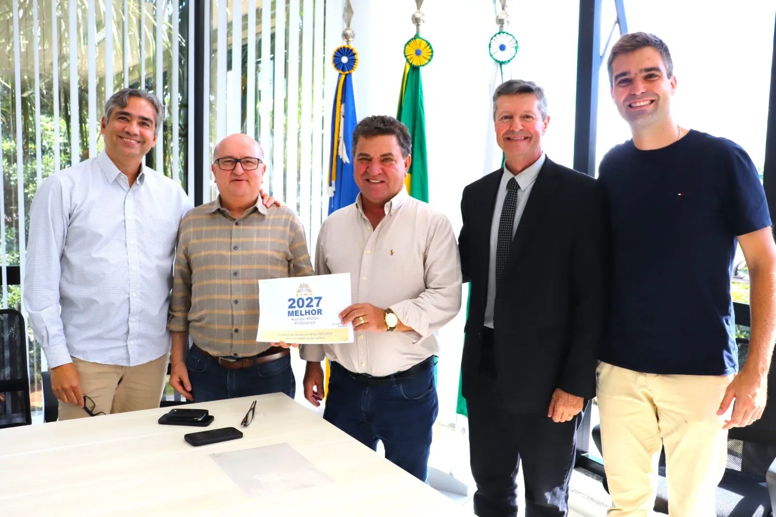 Imagem descritiva da notícia Polo moveleiro de Arapongas
apresenta projeto de inovação