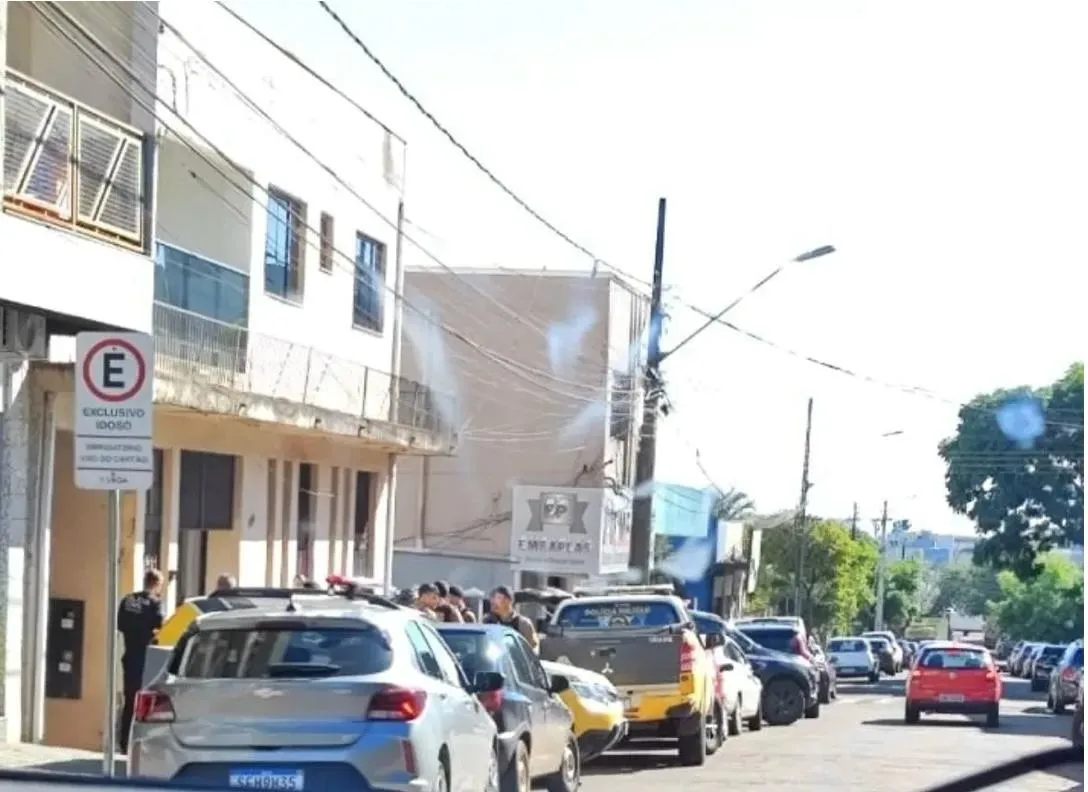 Imagem descritiva da notícia Operação contra tráfico prende 10 pessoas em Ivaiporã e região