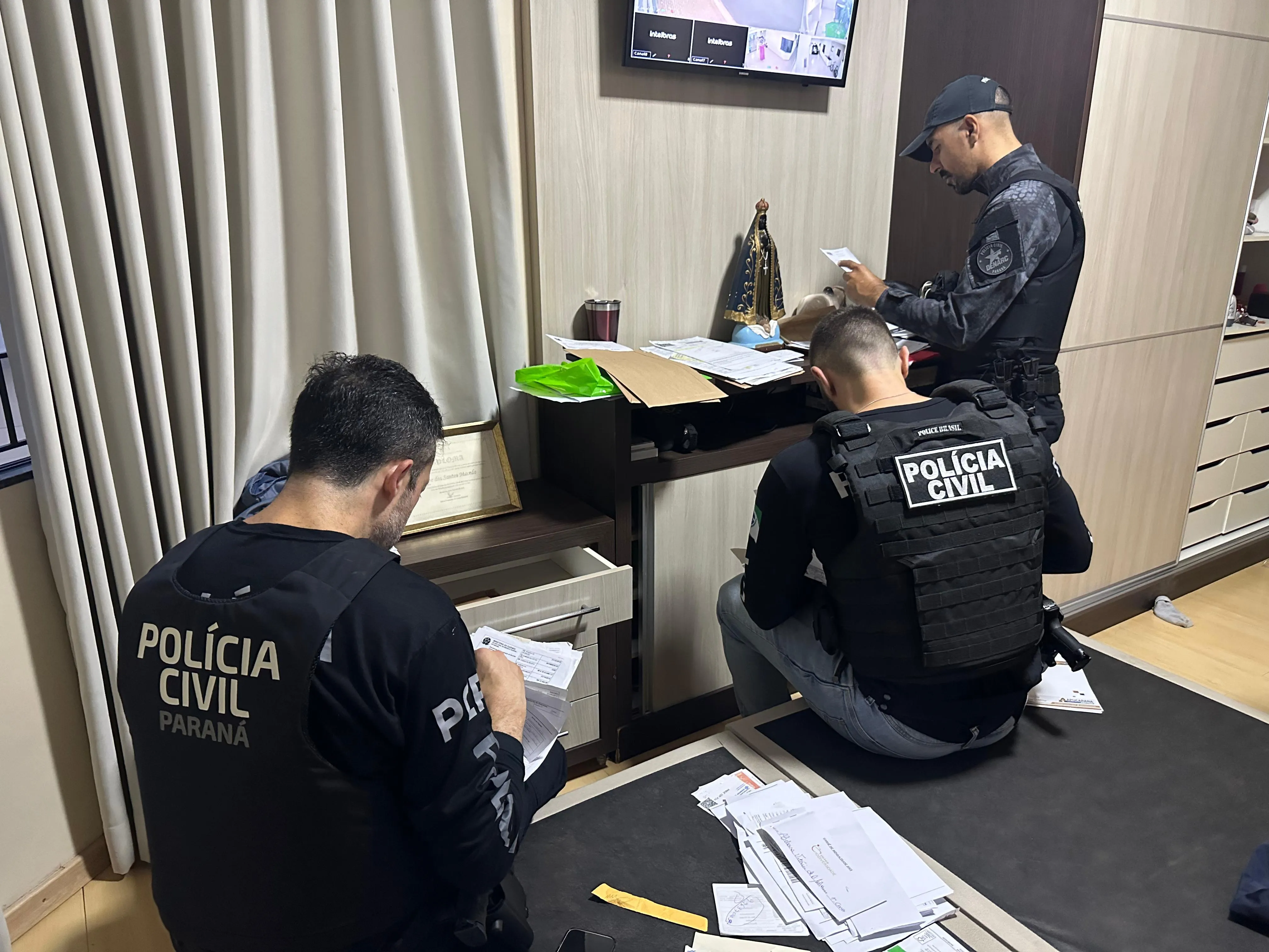 Imagem descritiva da notícia Vereadora de Cambira está entre presos
em operação contra lavagem de dinheiro