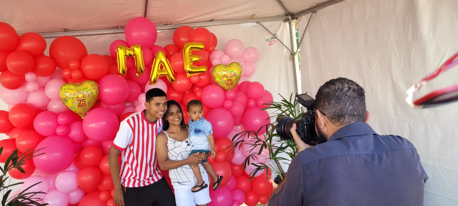 Imagem descritiva da notícia Dia das Mães: Acia 
oferece fotos e serviços