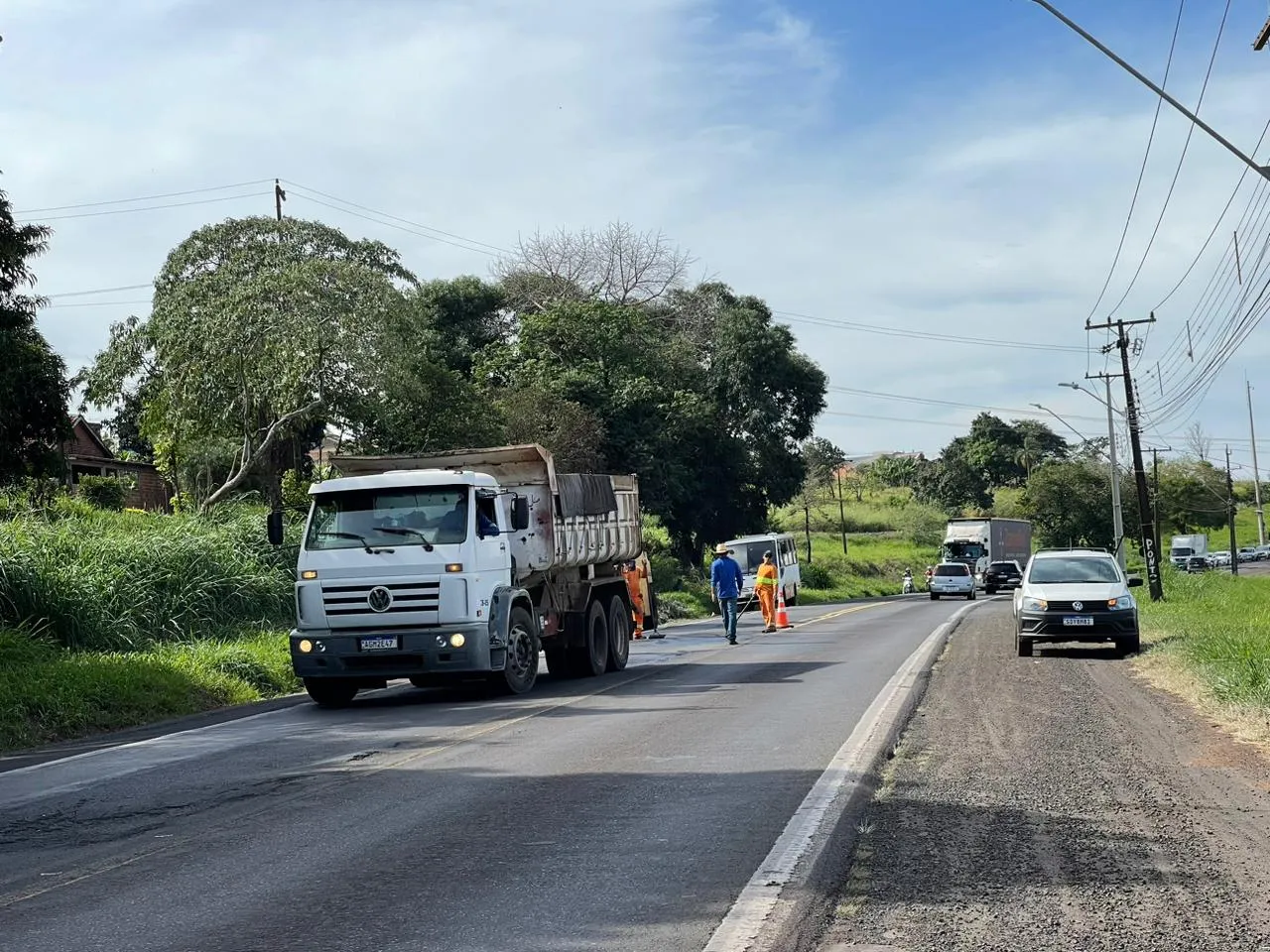 Imagem descritiva da notícia Dnit inicia tapa-buracos
na Avenida Brasil