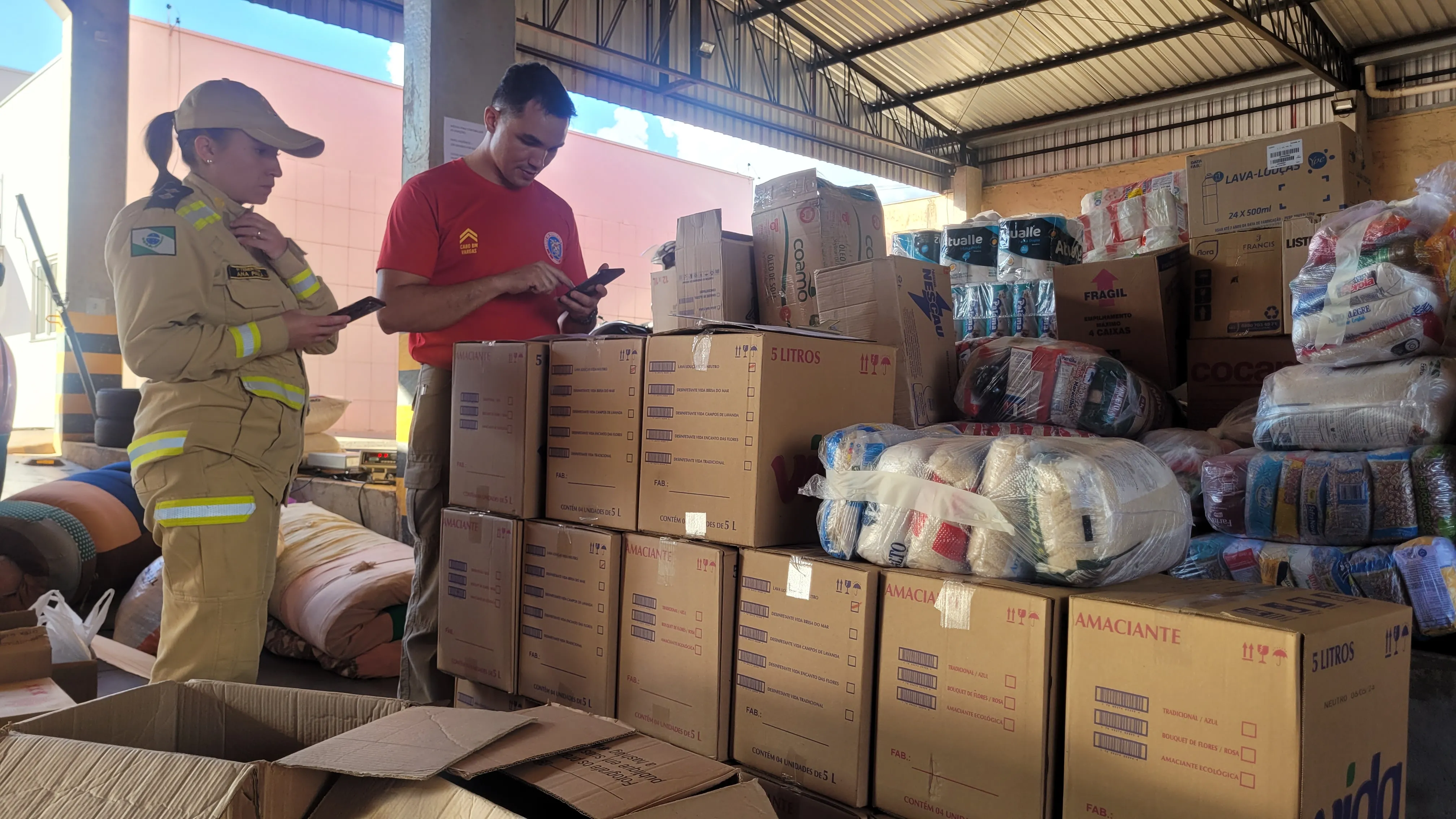 Imagem descritiva da notícia População adere à campanha e doa toneladas de donativos em Apucarana
