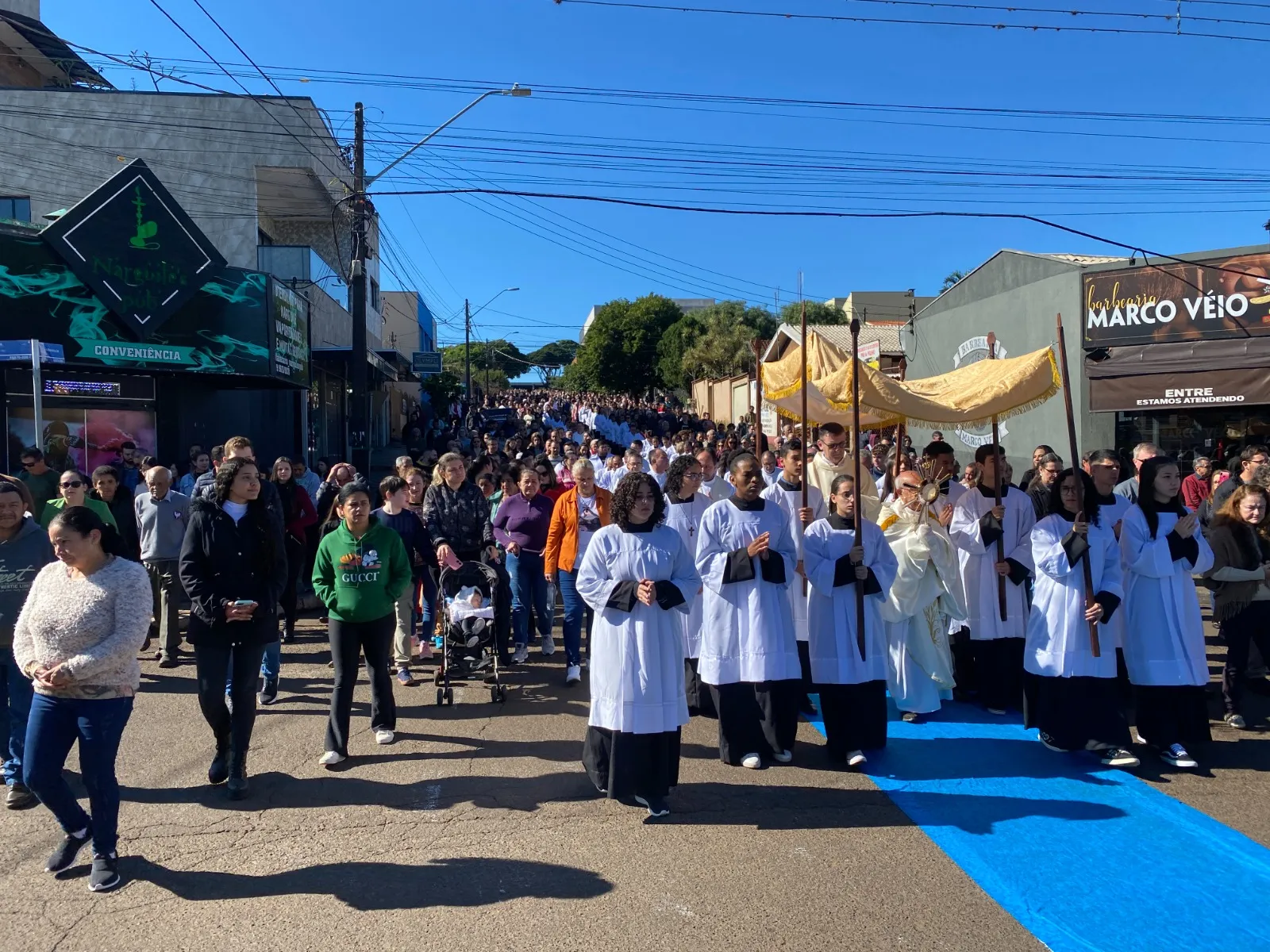 Imagem descritiva da notícia Celebrações de Corpus Christi levam milhares de fiéis às ruas