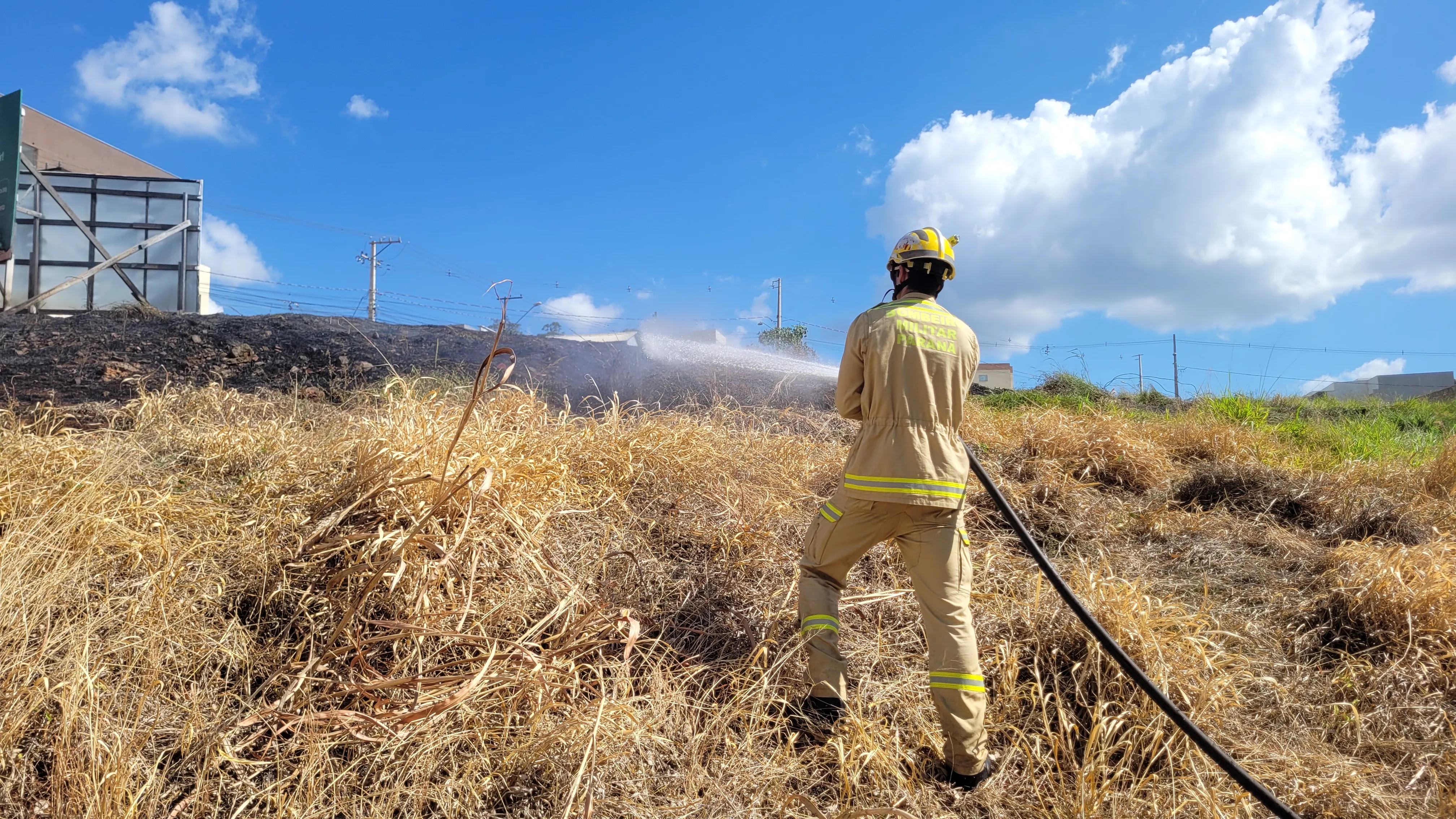 Imagem descritiva da notícia Estiagem triplica incêndios ambientais em Apucarana