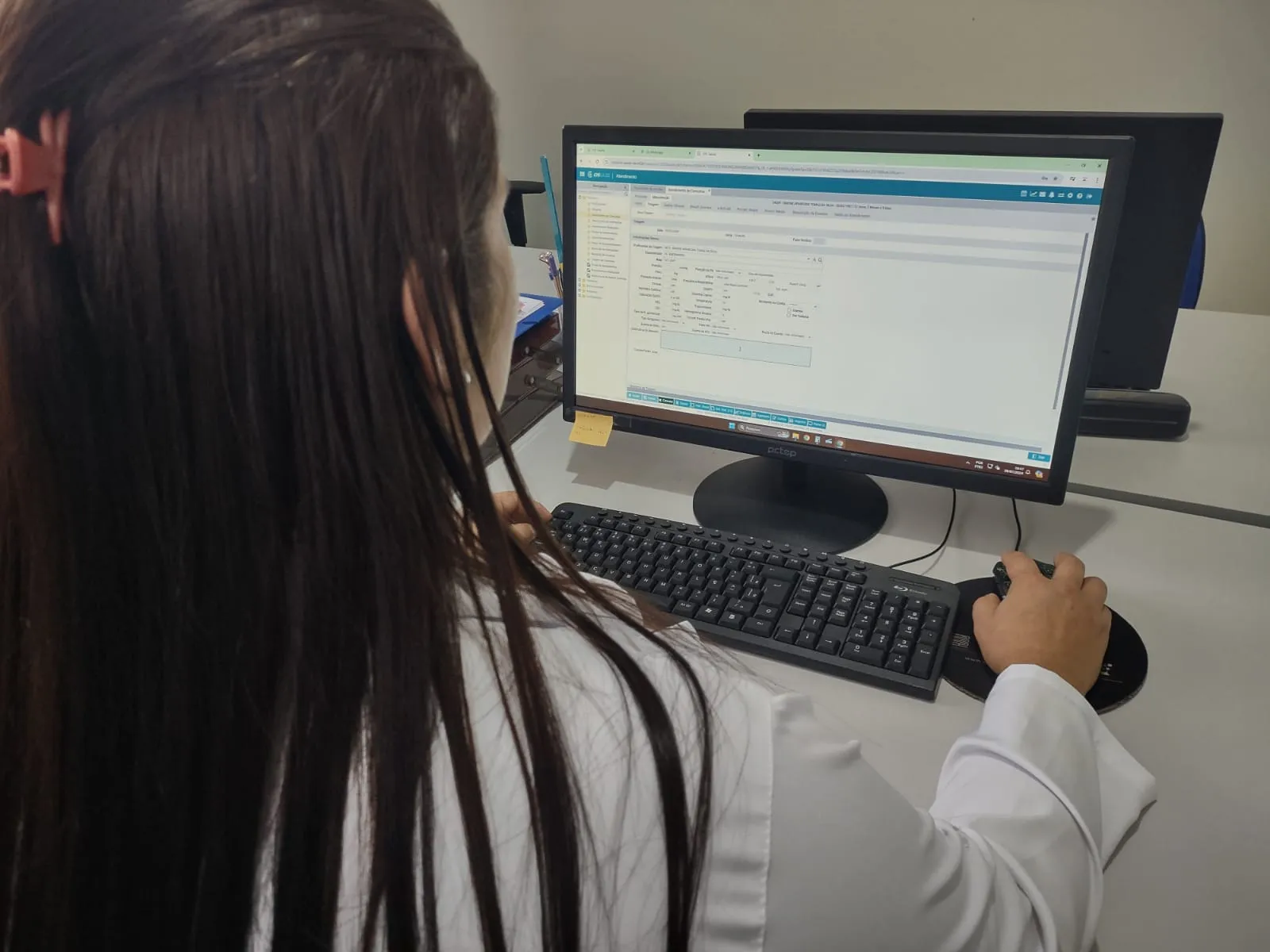 Imagem descritiva da notícia Adoção de prontuário eletrônico rende prêmio à saúde de Ivaiporã