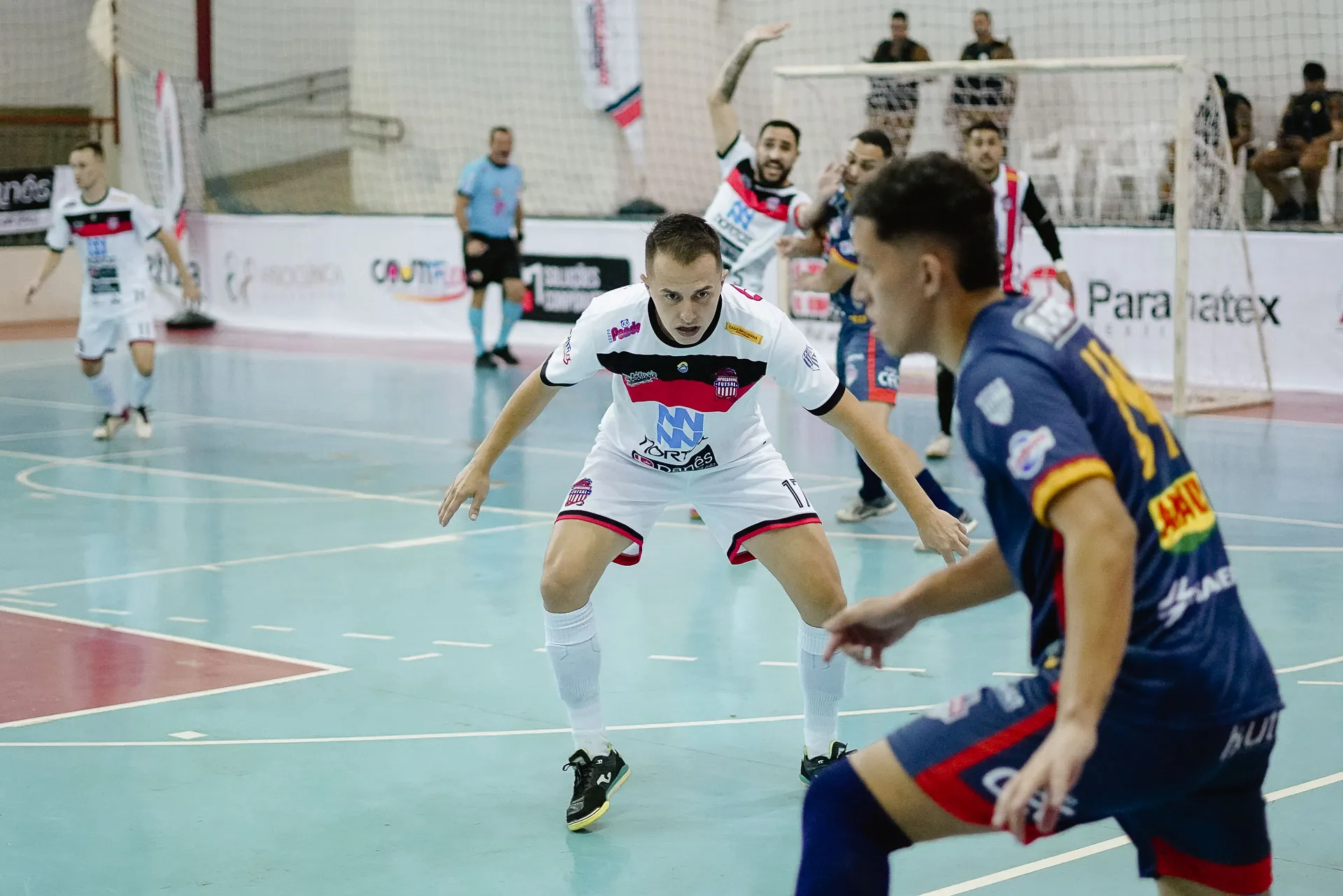 Imagem descritiva da notícia Apucarana Futsal volta a jogar após 21 dias de pausa