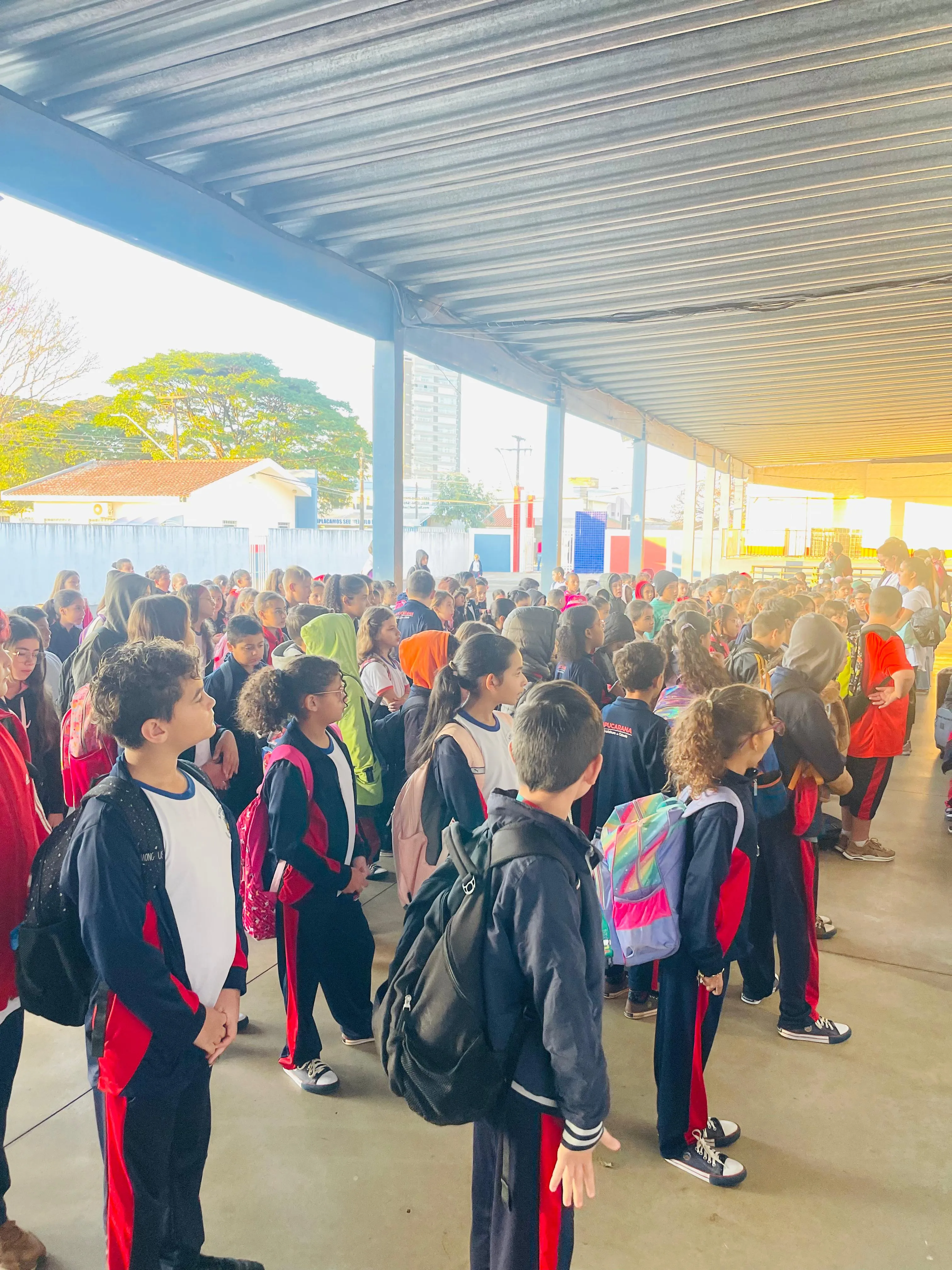 Imagem descritiva da notícia Aulas são retomadas para 12,6 mil 
alunos da educação de Apucarana