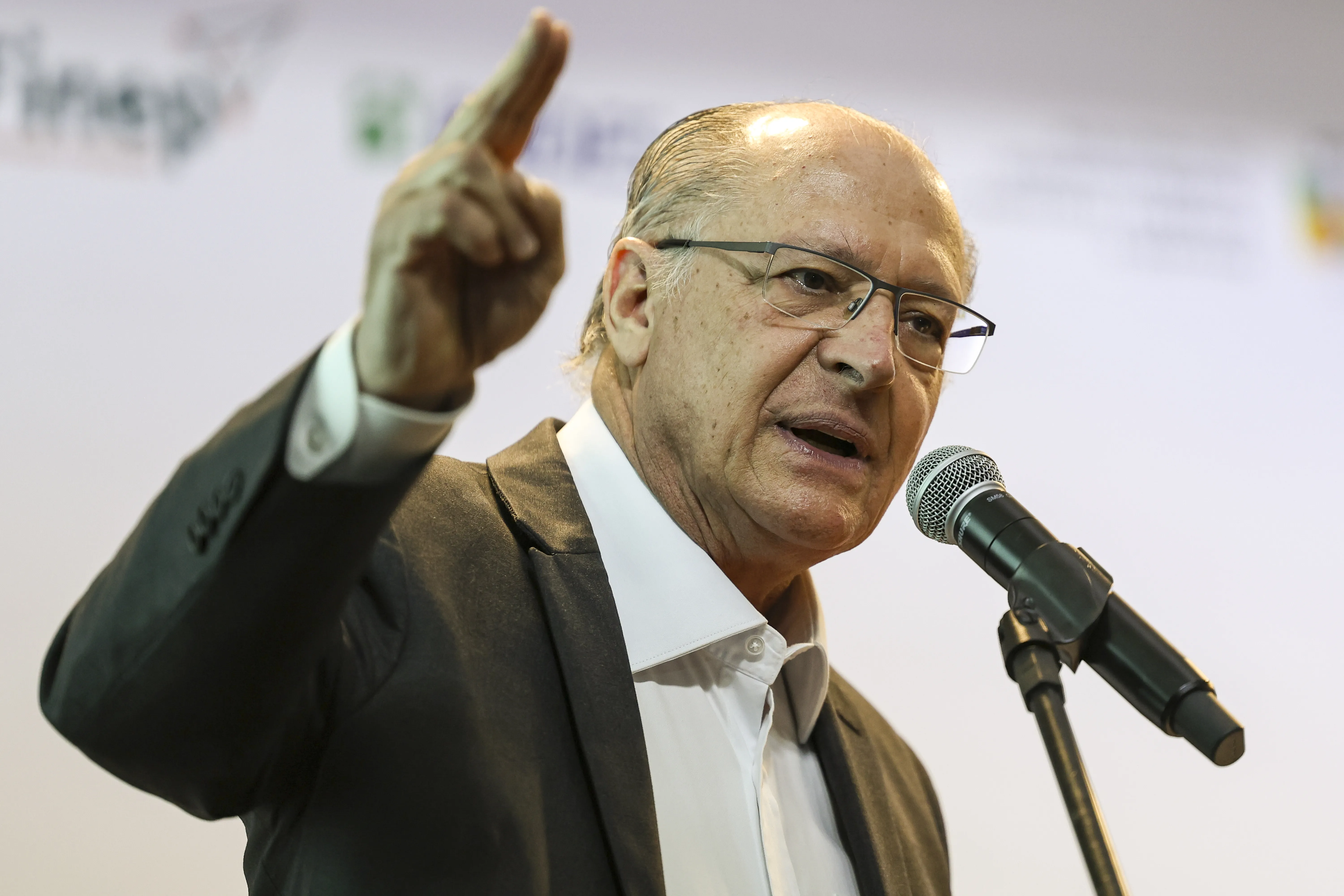 Imagem descritiva da notícia Alckmin prevê mais investimentos no País