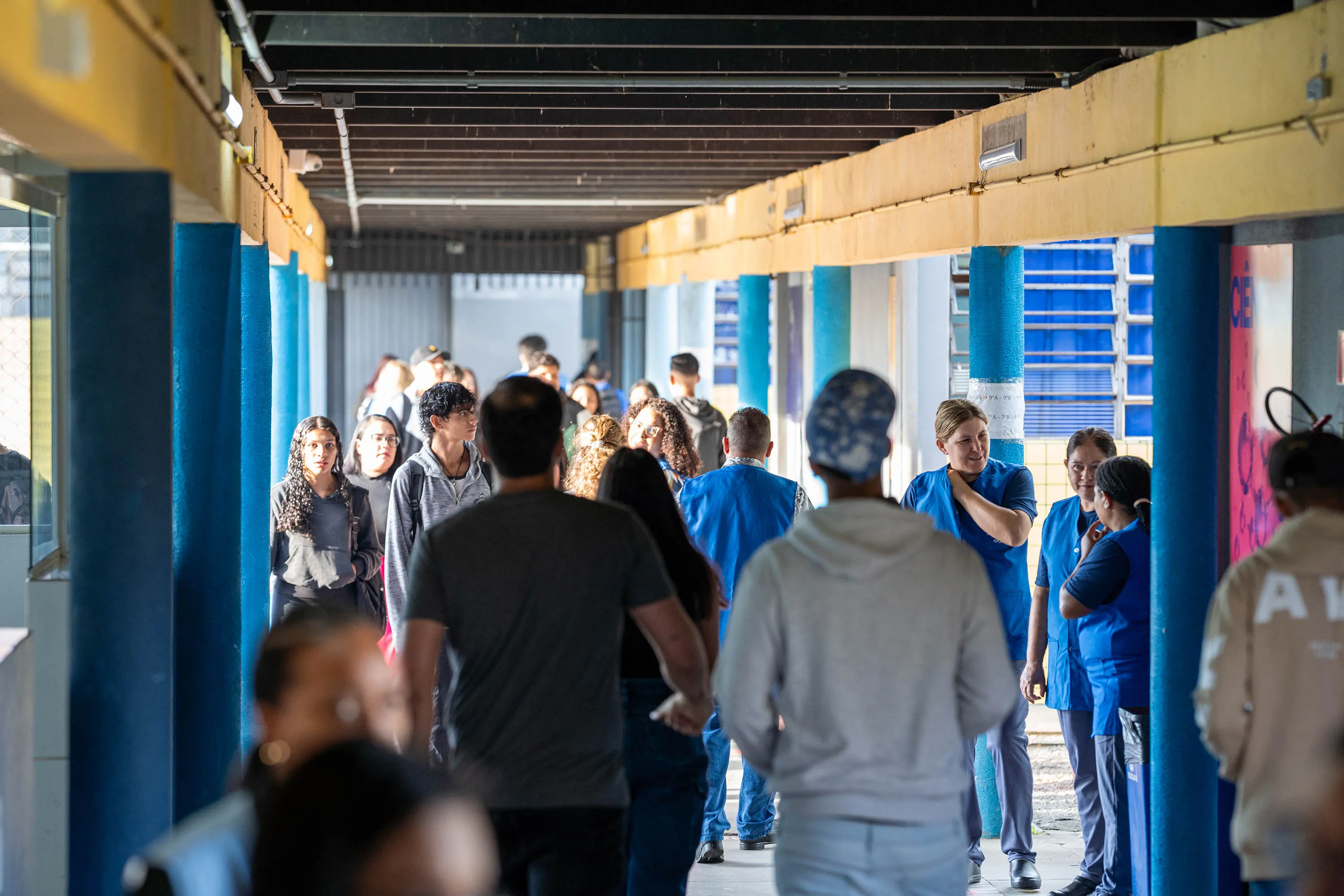 Imagem descritiva da notícia Aulas são retomadas para cerca de 1 milhão de alunos no Paraná