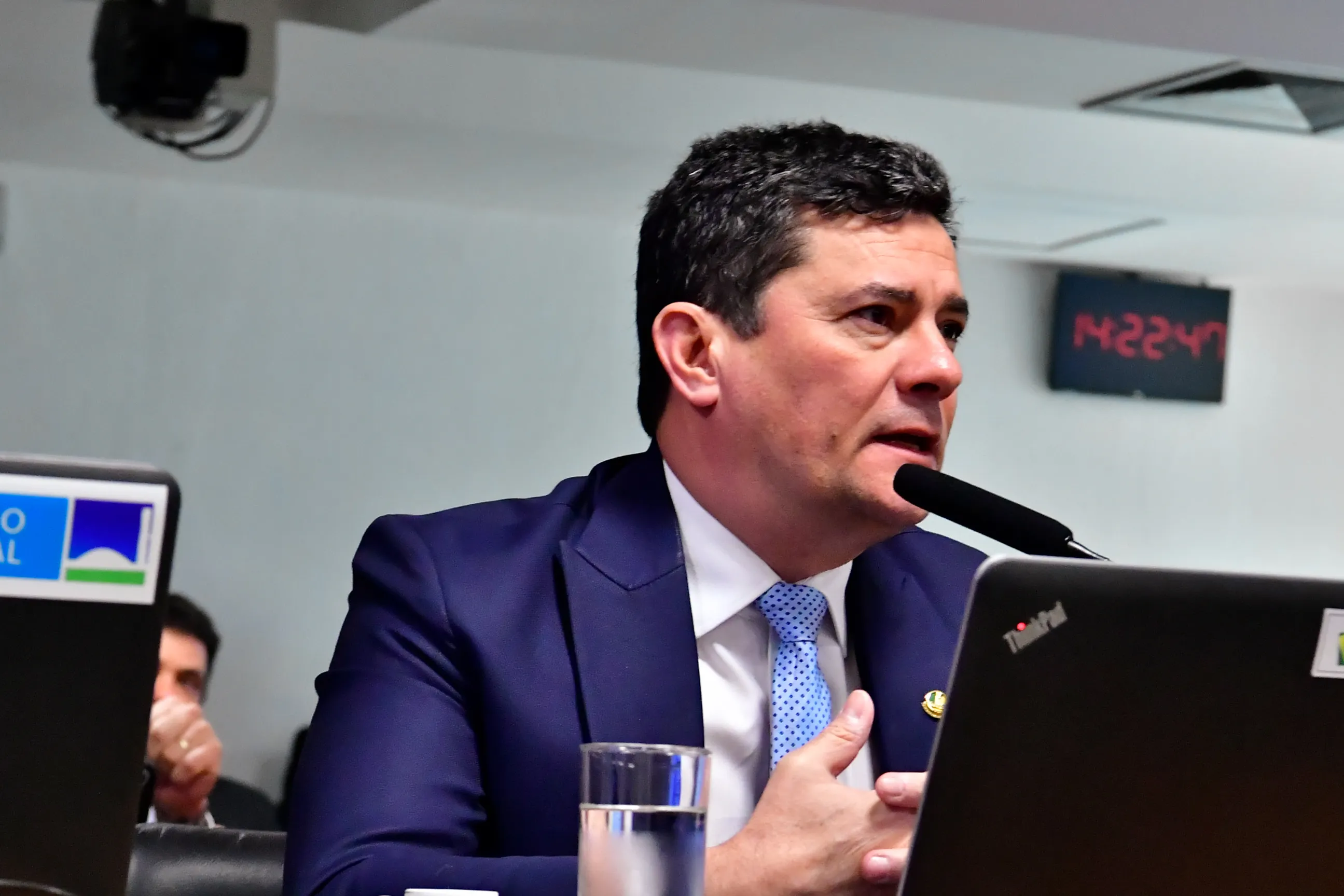 Comissão de Agricultura e Reforma Agrária (CRA) realiza reunião com 6 itens. Entre eles, o PL 4.718/2020, que dispõe sobre a regularização fundiária das ocupações incidentes em terras situadas em áreas da União na Amazônia Legal, para instituir o processo judicial de regularização fundiária.

Em pronunciamento, à bancada, relator do PL 5.927/2023, senador Sergio Moro (União-PR).

Foto: Waldemir Barreto/Agência Senado