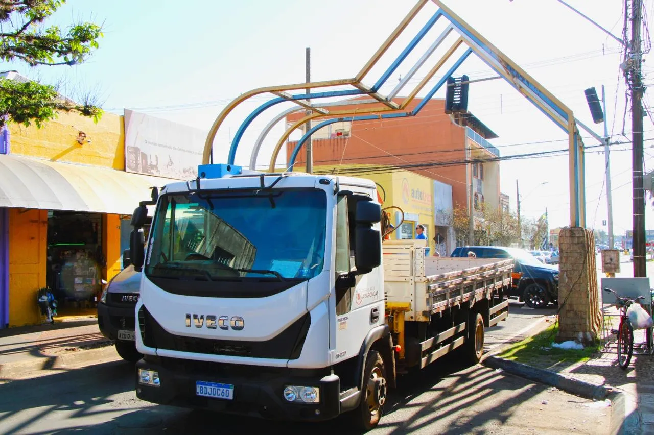 Imagem descritiva da notícia Obras de revitalização 
da Rua Andorinhas são iniciadas em Arapongas