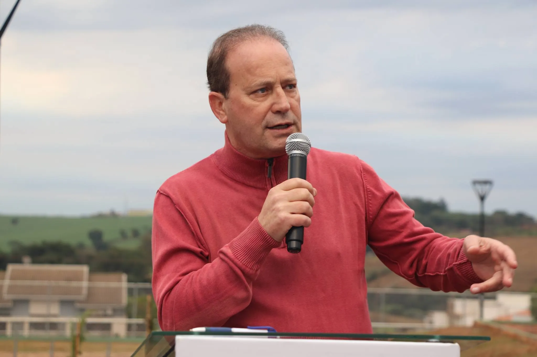 Imagem descritiva da notícia Carlos Gil vai anunciar vice