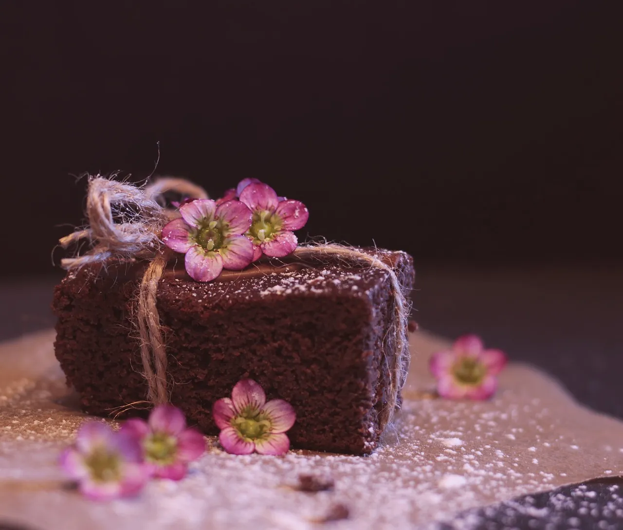 Imagem descritiva da notícia Simples e delicioso, esse bolo de chocolate vai te conquistar