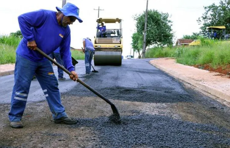Imagem ilustrativa da imagem Prefeitura entrega 8 km de asfalto