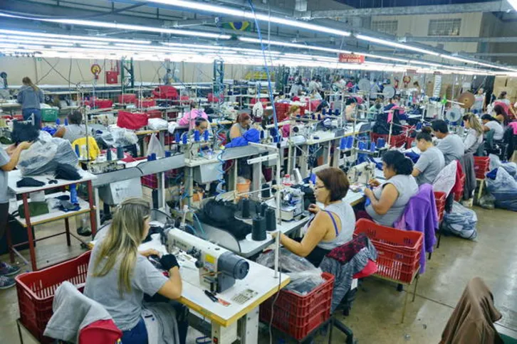 Imagem ilustrativa da imagem Impasse entre sindicatos ‘trava’ reajuste salarial do vestuário em Apucarana