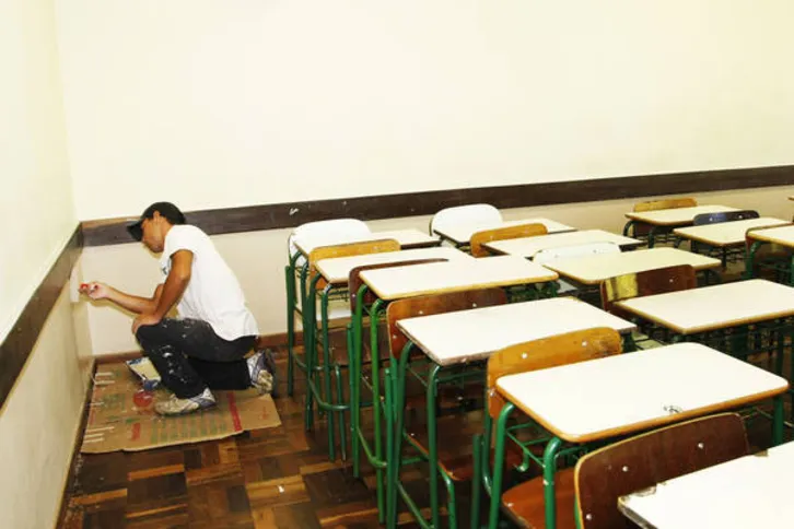 Imagem ilustrativa da imagem 80% das escolas estaduais estão em reforma no Paraná