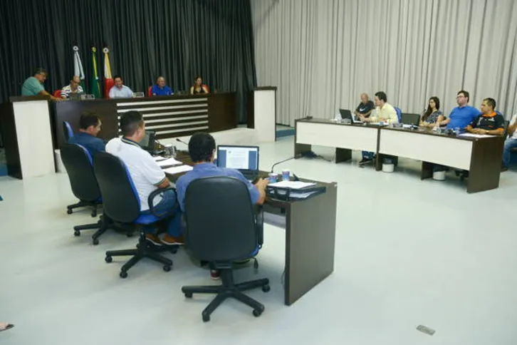 Imagem ilustrativa da imagem Câmara de Apucarana aprova contas de 2015 de Beto Preto