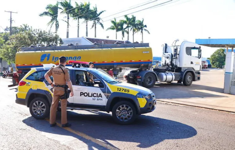 Imagem ilustrativa da imagem Ônibus de Apucarana recebem diesel