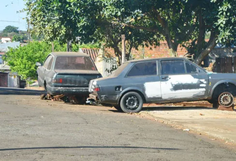 Imagem descritiva da notícia GM anuncia operação para recolher veículos abandonados em Apucarana